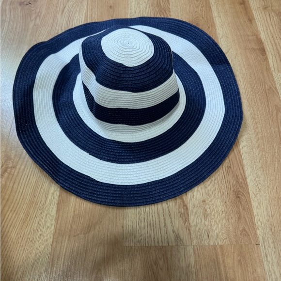 Blue and white striped hat - Picture 1 of 3